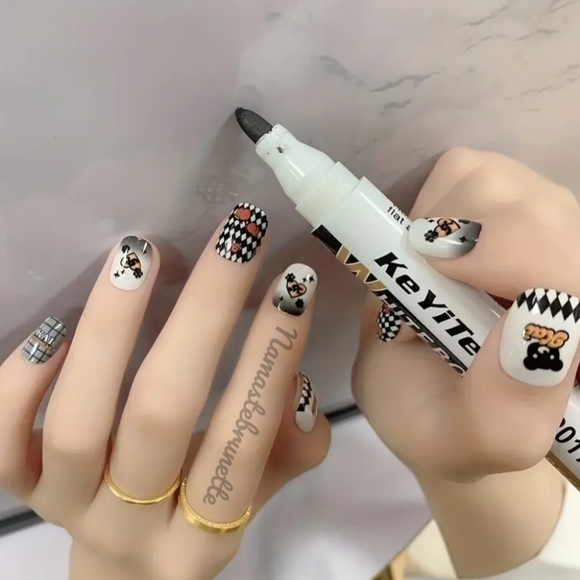 2/$16 Bears & Hearts Press On Nails - Picture 3 of 8